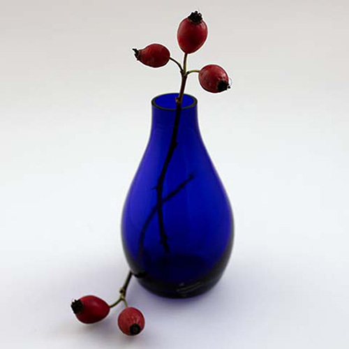 Bud vase, blue in the group Gifts at Stiftelsen Prins Eugens Waldemarsudde (12959)
